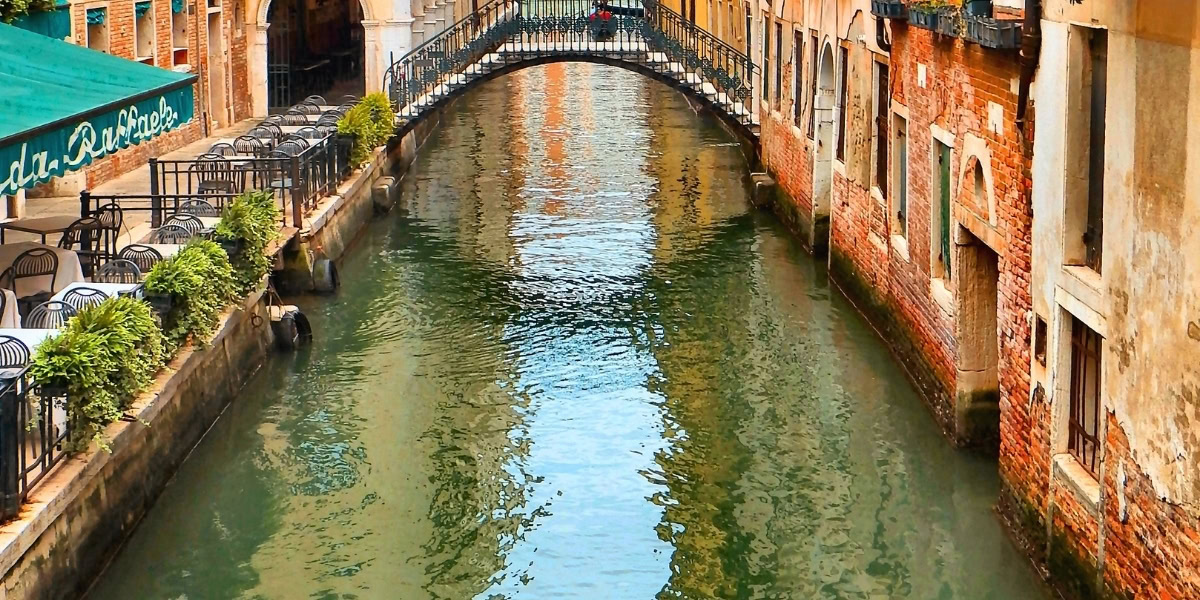 Sunset cruise through Venice lagoon by private boat