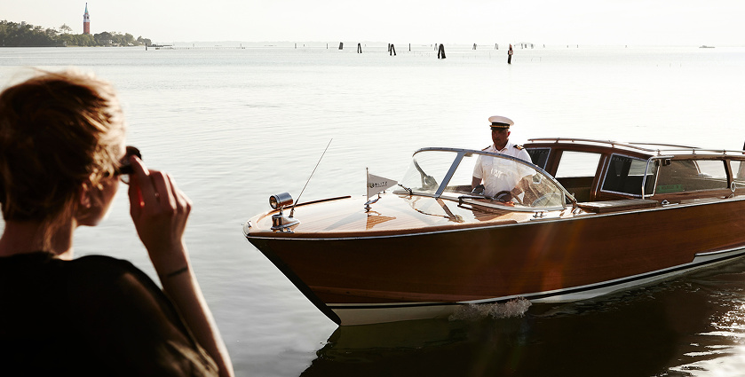 Private water taxi to Venice Carnival masquerade ball